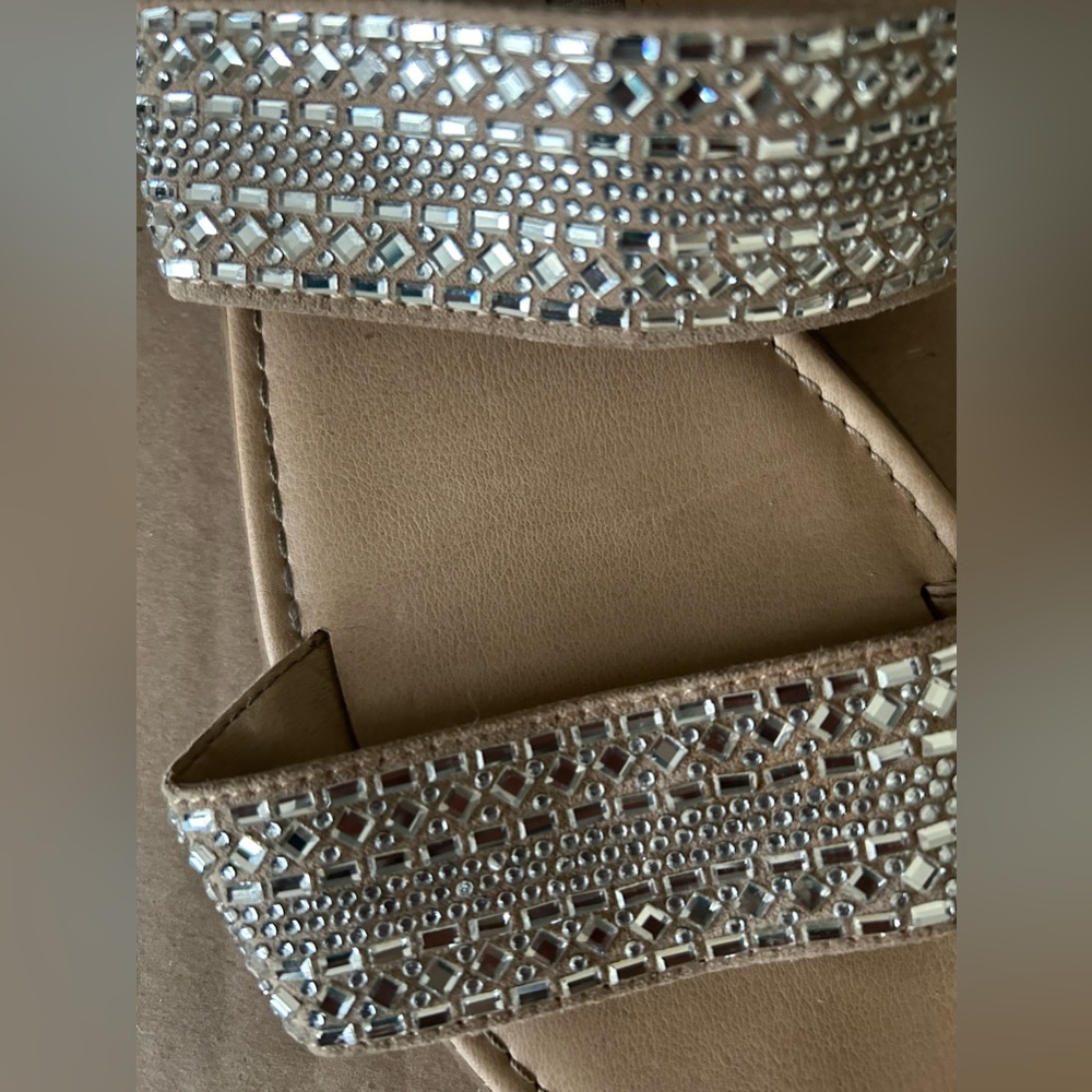 🔥2/$20🔥Target sandals with embellished straps - Picture 4 of 4